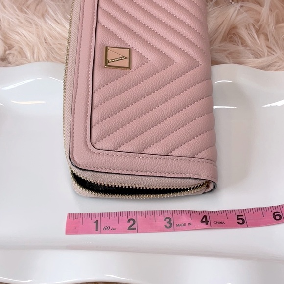 Victoria Secret Large Wallet - Picture 5 of 5